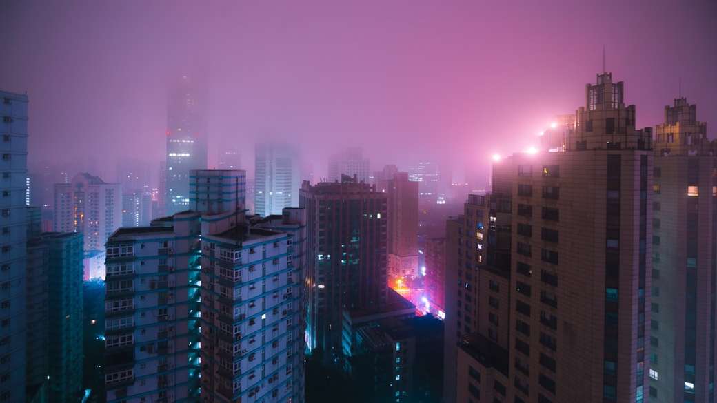 ψηλά κτίρια κατά τη διάρκεια της νύχτας παζλ online
