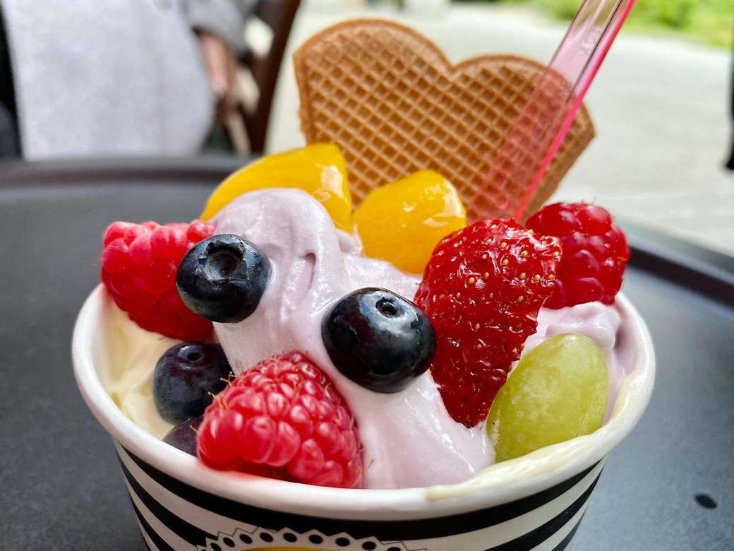Ice cream with fruits online puzzle