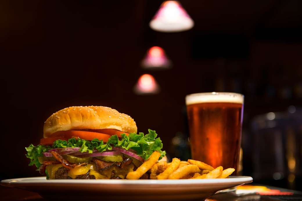 Hamburger with a beer online puzzle