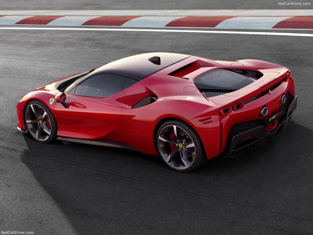 Ferrari SF90 Stradale pussel på nätet