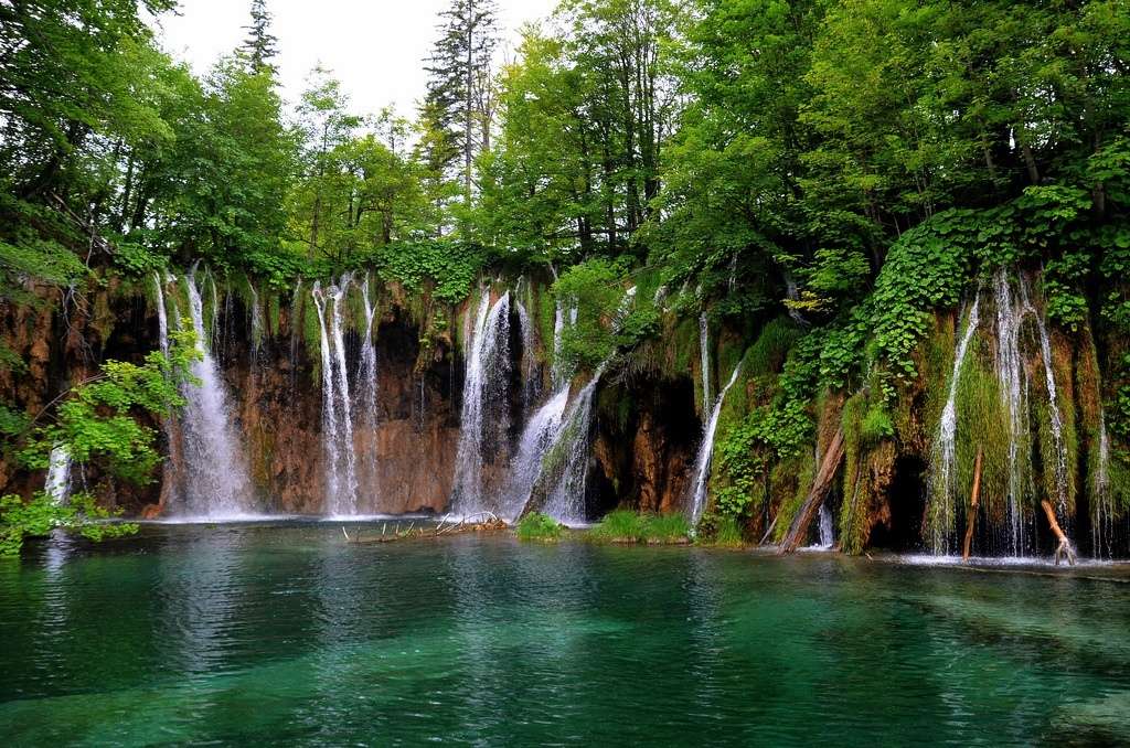 Wasserfall in Kroatien Online-Puzzle