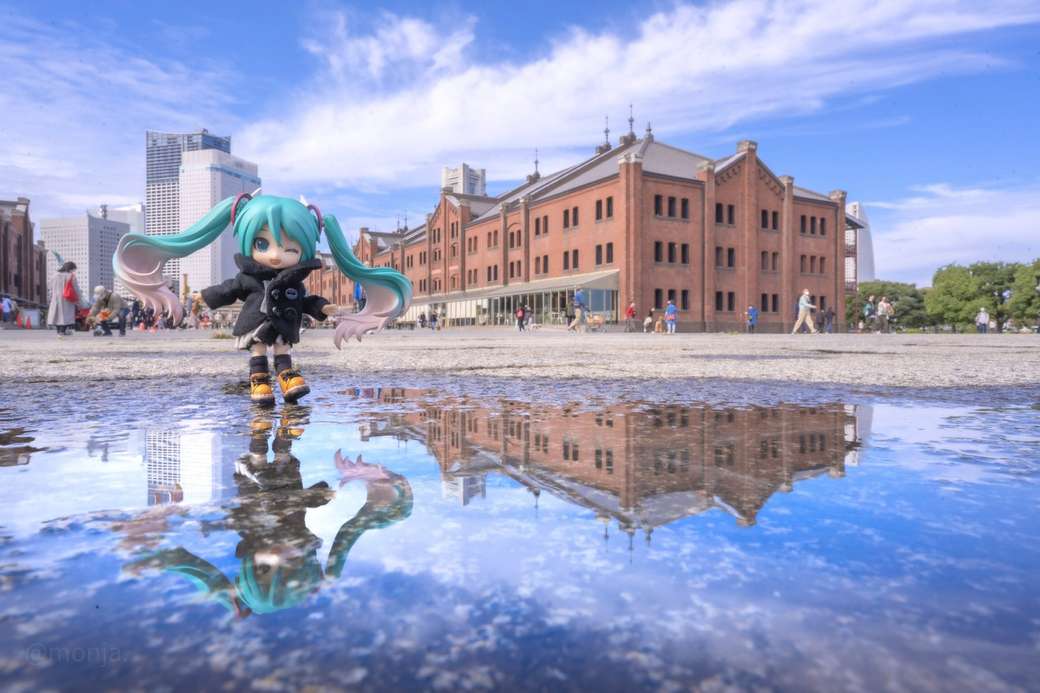 Hatsune Miku μπροστά από μια όμορφη εικόνα παζλ online