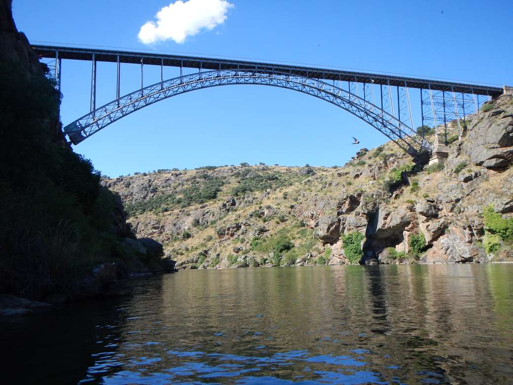 Мостът Requejo онлайн пъзел
