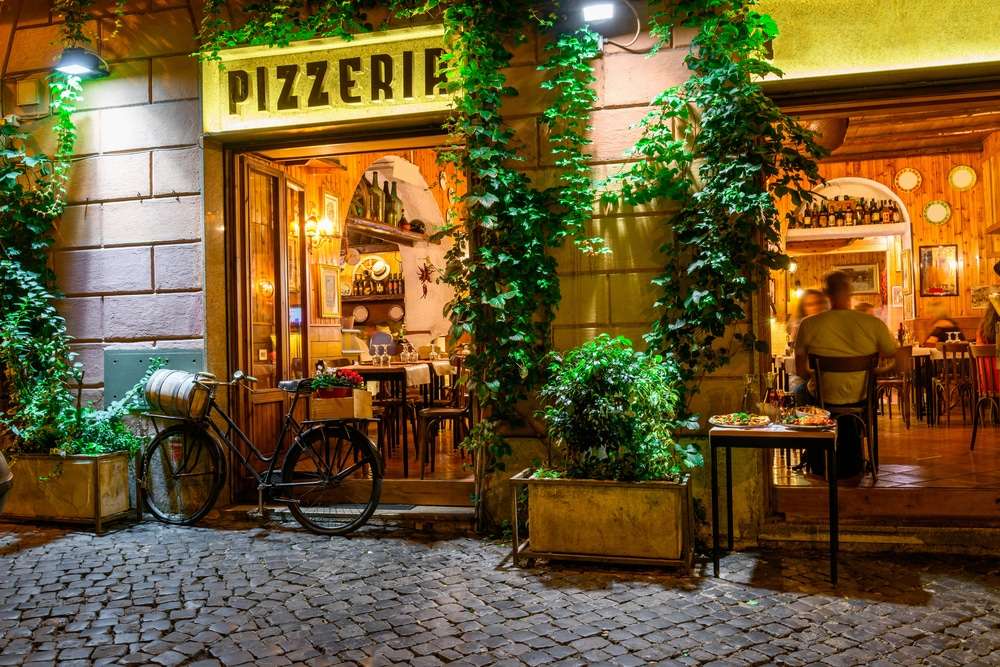 Pizzeria din orașul vechi din Roma puzzle online
