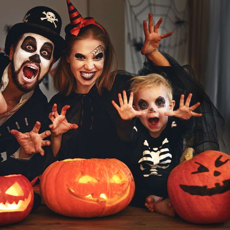 halloweenská rodina skládačky online