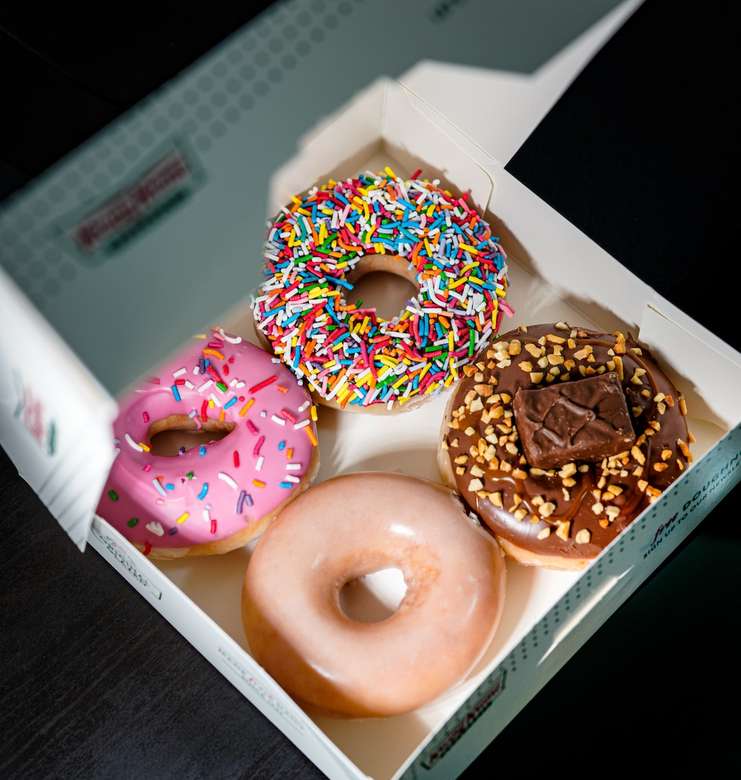 weißer und brauner Donut in Box Online-Puzzle