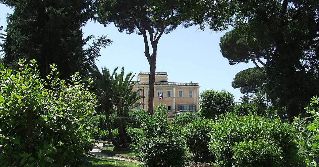 Villa Celimontana med trädgård i Rom Pussel online