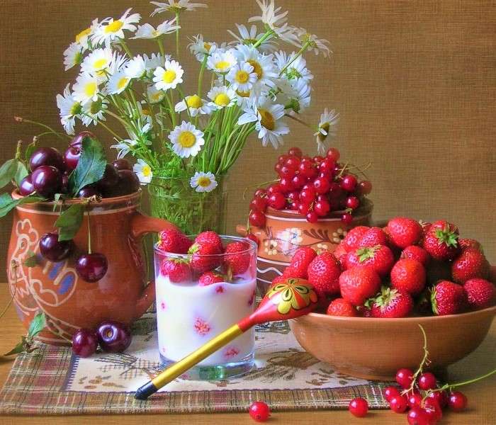 Плодове в чаши и цветя онлайн пъзел