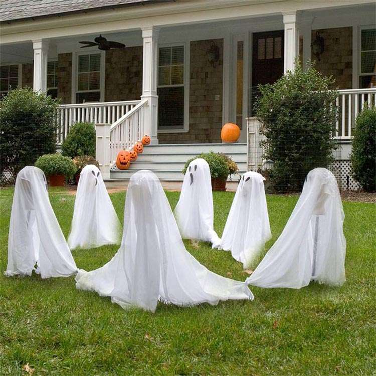 fantasmas bailando frente a la casa rompecabezas en línea