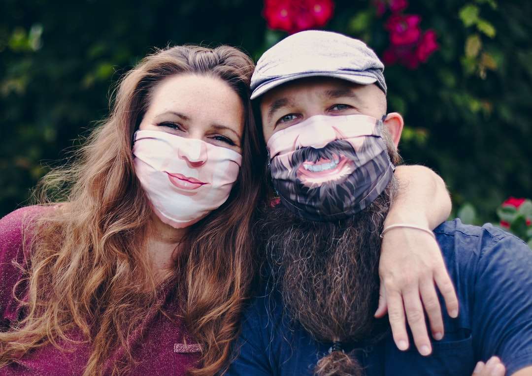 2 donne con pittura per il viso puzzle online