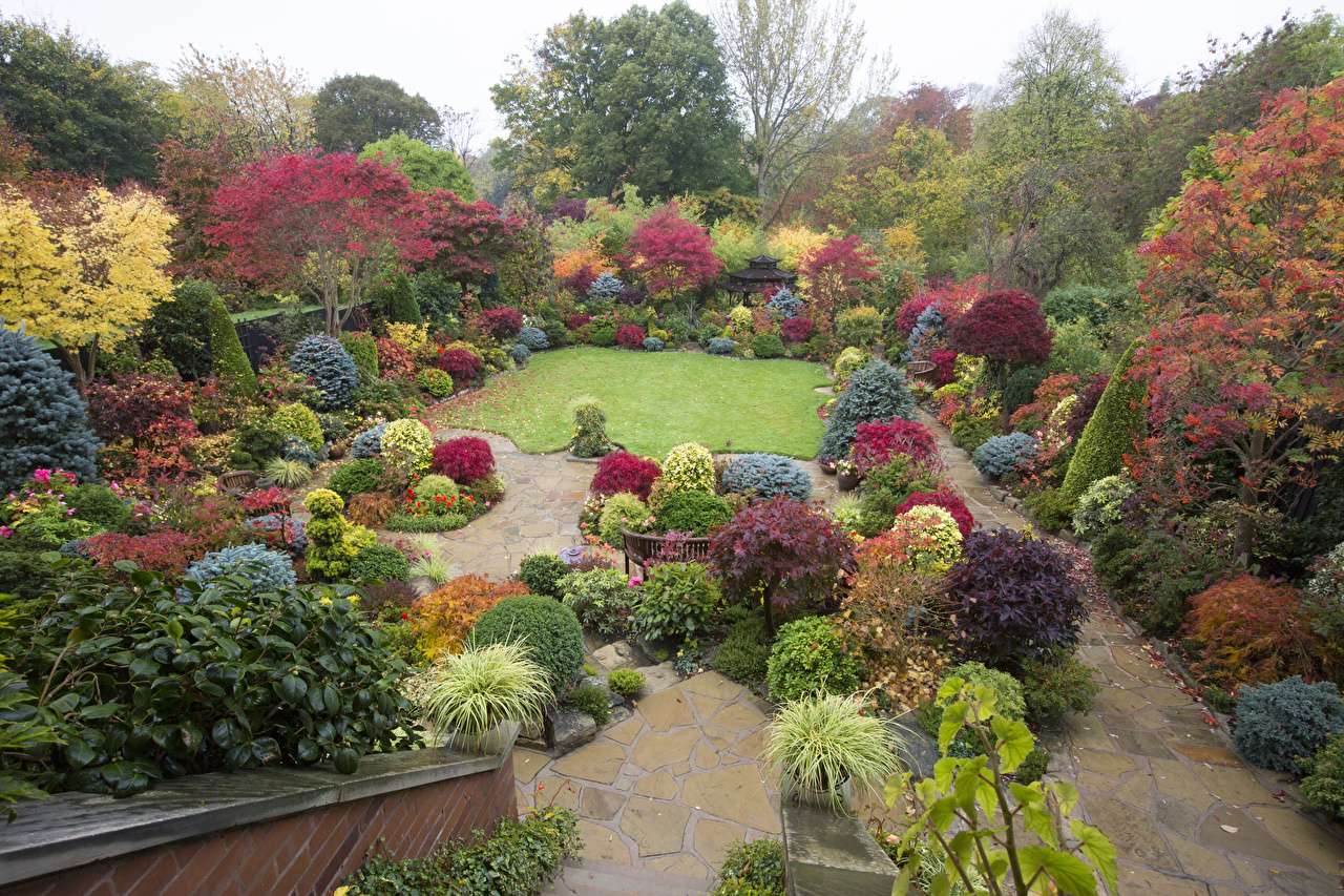 Herbstlicher Garten in England Online-Puzzle