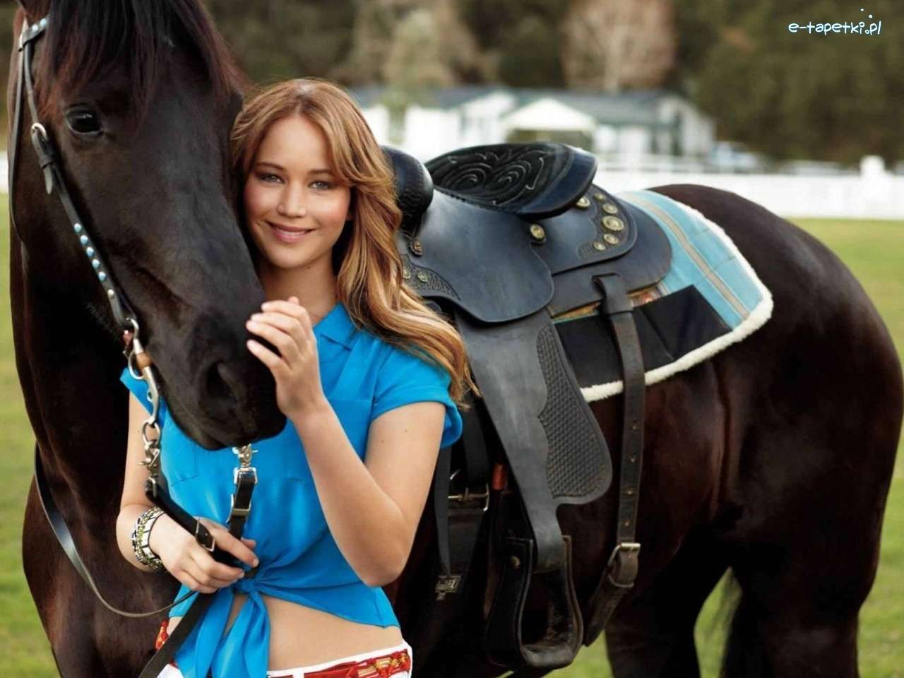 nő egy lóval kirakós online
