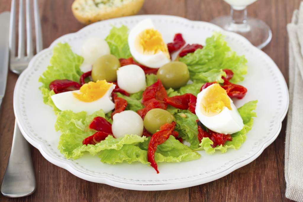 Салат с яйцом онлайн-пазл