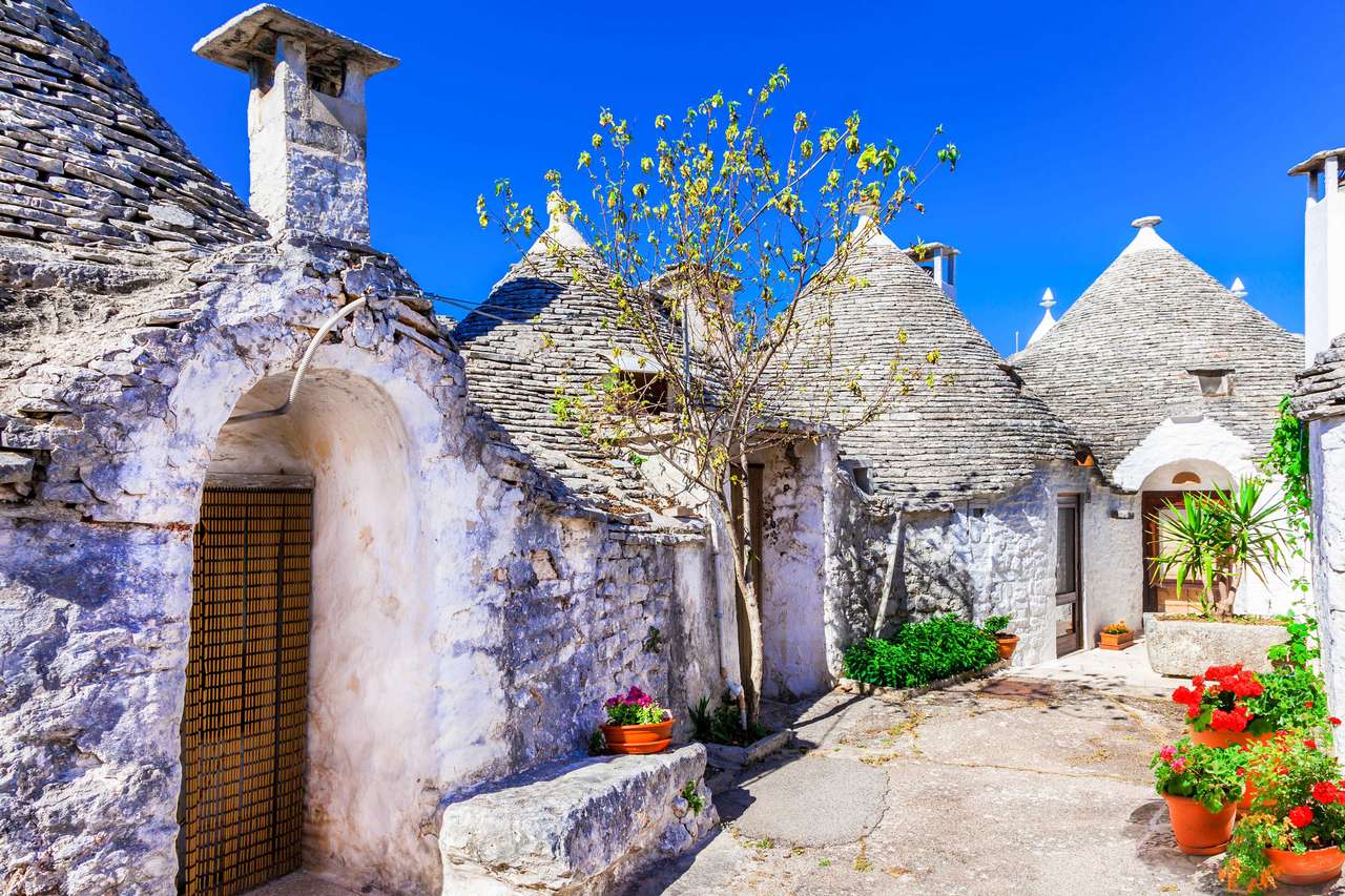 Alberobello Hagyományos trulli házak Pugliában kirakós online