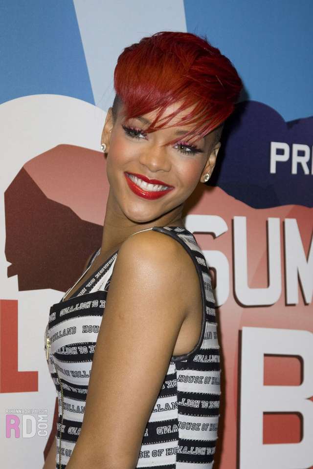 Rihanna - Rihanna rompecabezas en línea