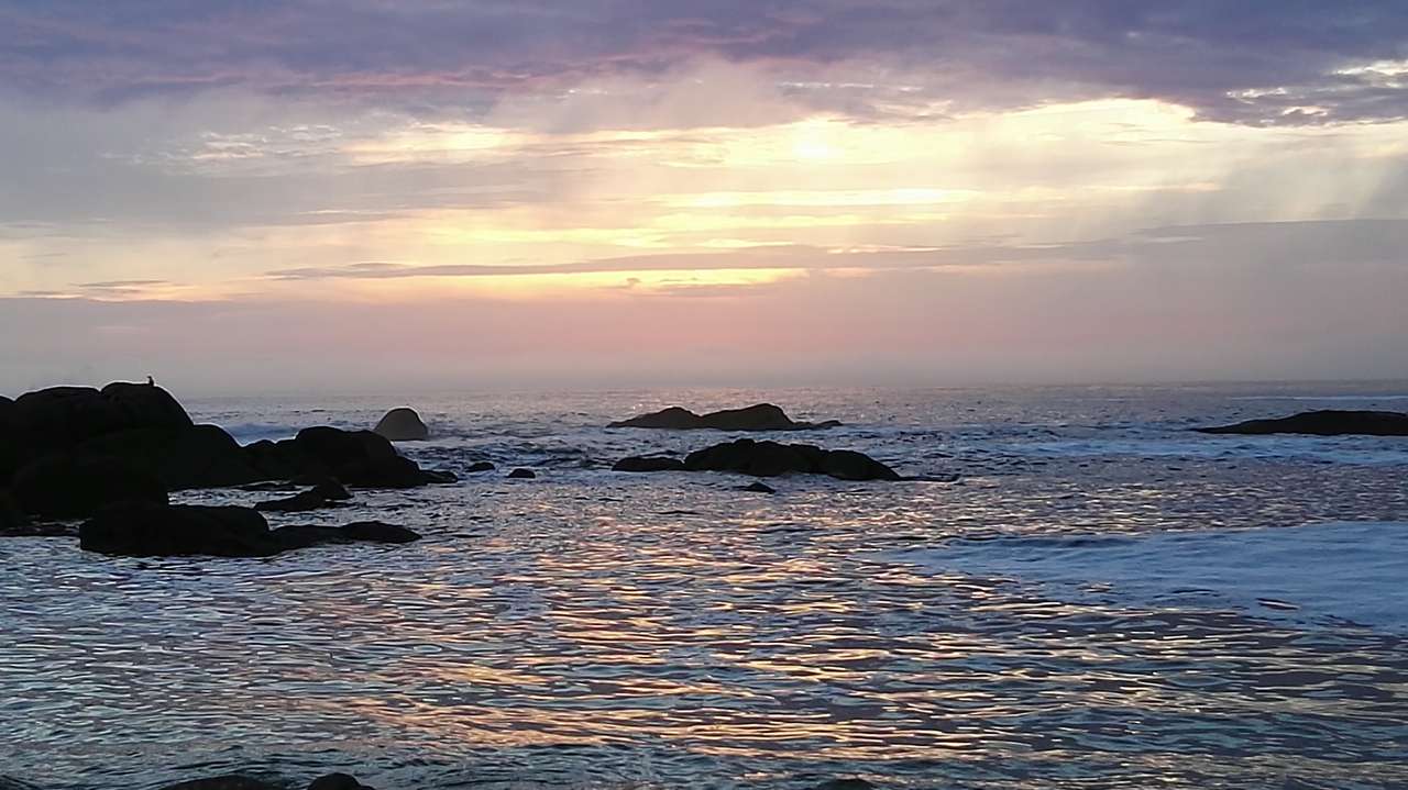 ラゴスビーチ-ポンテベドラ ジグソーパズルオンライン