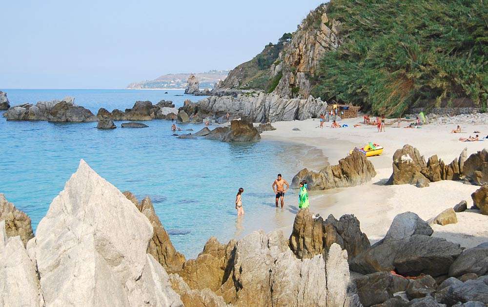 O prazer do banho na costa da Calábria Itália quebra-cabeças online