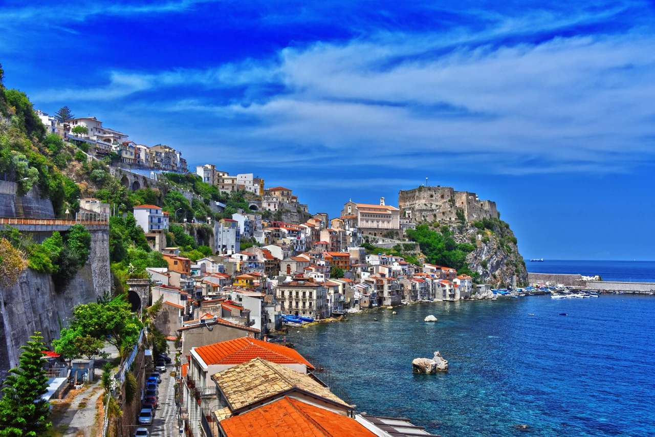 Oraș de coastă din Calabria, Italia puzzle online