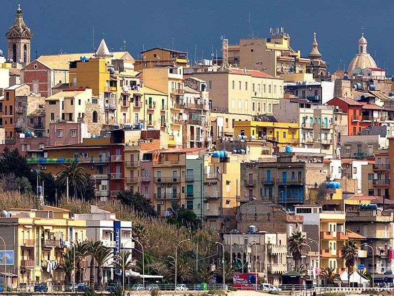 Stadsutsikt över Gela Sicilien Pussel online