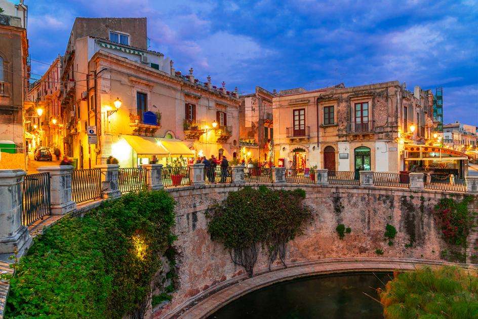 Město Syrakusy na Sicílii skládačky online