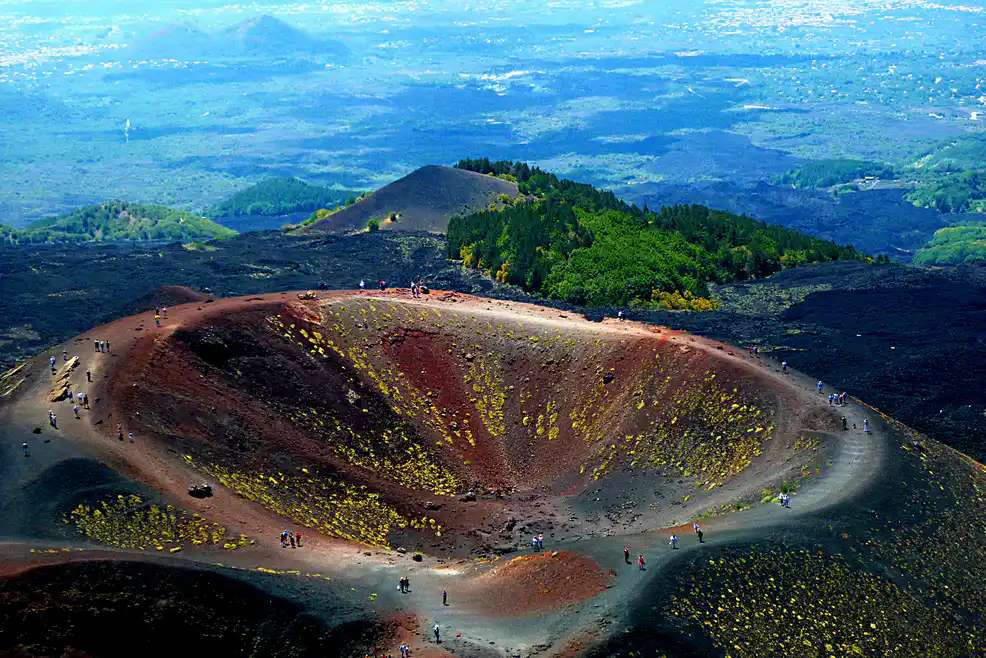 Кратер вулкана Етна на Сицилії онлайн пазл