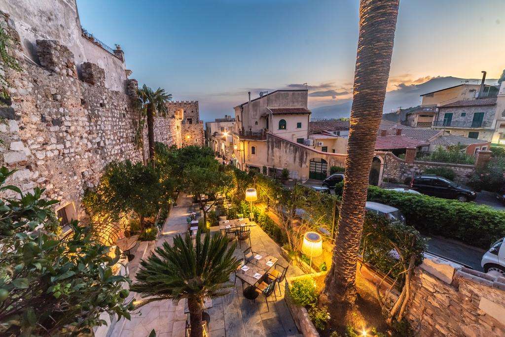 Град Таормина в Сицилия онлайн пъзел