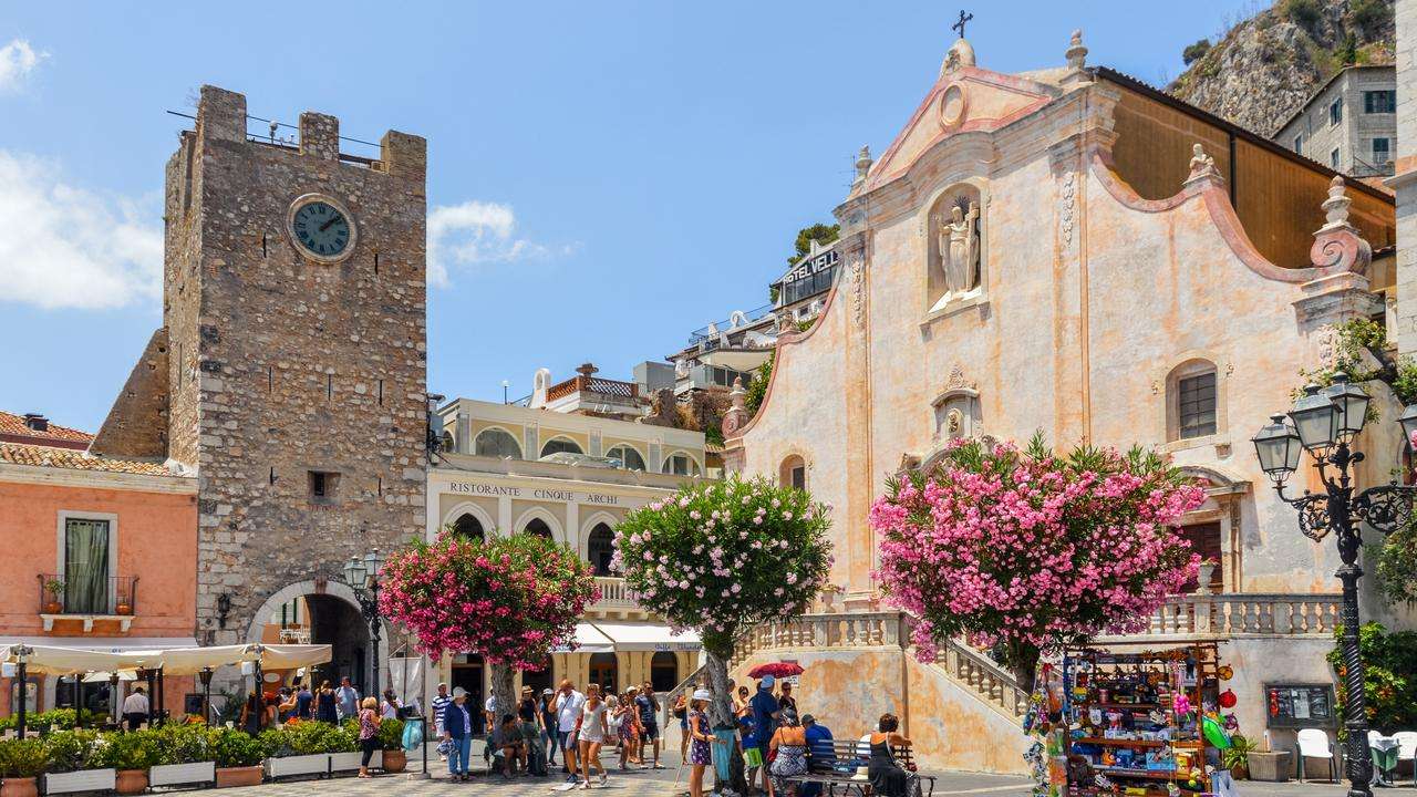 Taormina Stadt auf Sizilien Online-Puzzle