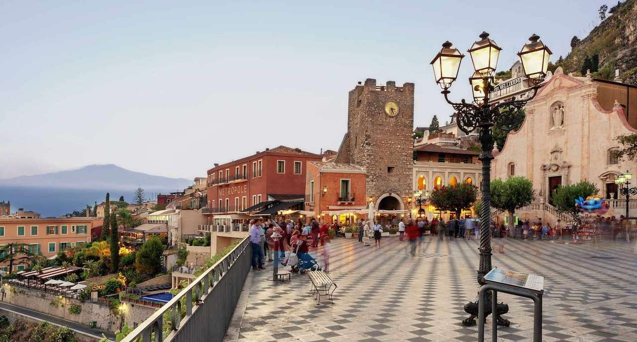 Cidade de Taormina na Sicília puzzle online