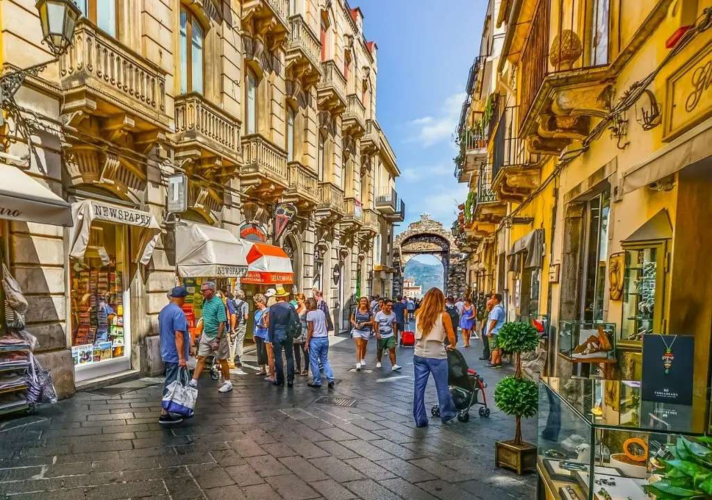 Taormina Stadt auf Sizilien Puzzlespiel online