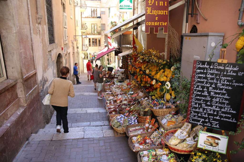 Город Таормина на Сицилии пазл онлайн