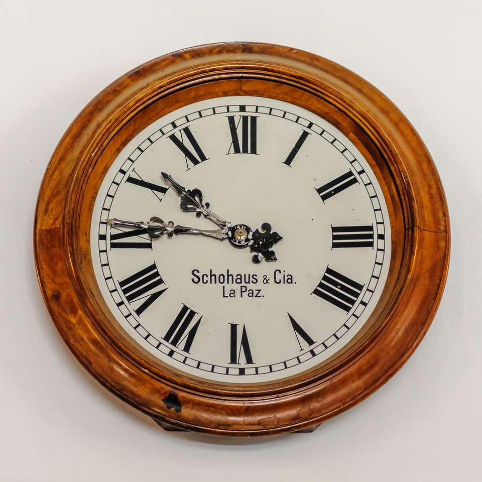 Годинник в музеї Casa de la Moneda пазл онлайн