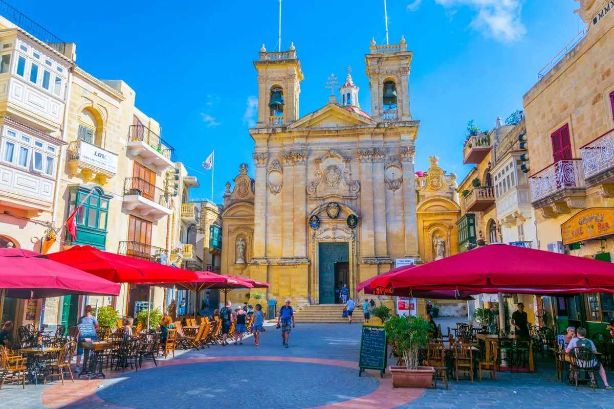 Gozo Cathedral Piazza Restaurants Malta online puzzle