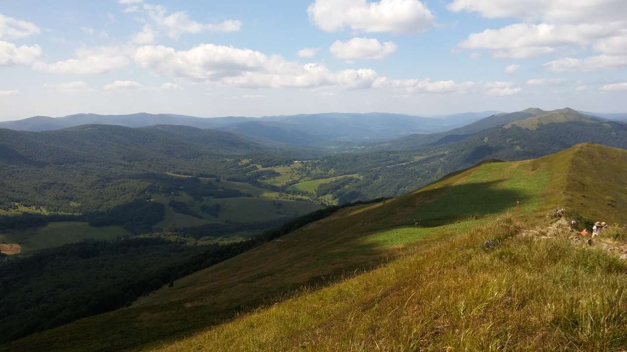 Panorama över Bieszczady-bergen Pussel online