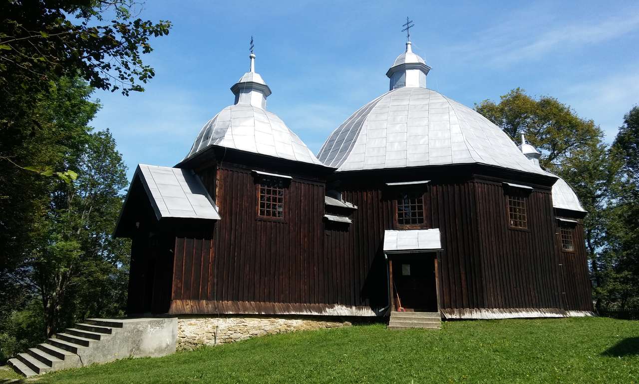 Igreja ortodoxa em Bieszczady puzzle online