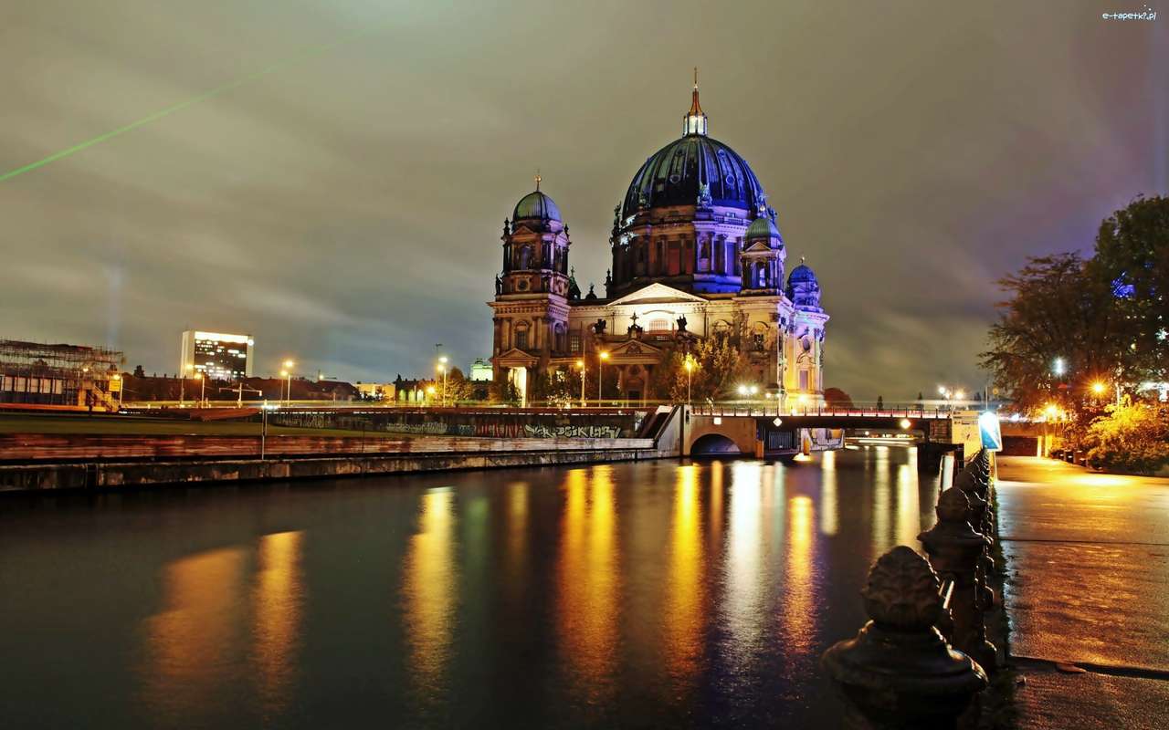 Cattedrale di Berlino di notte puzzle online