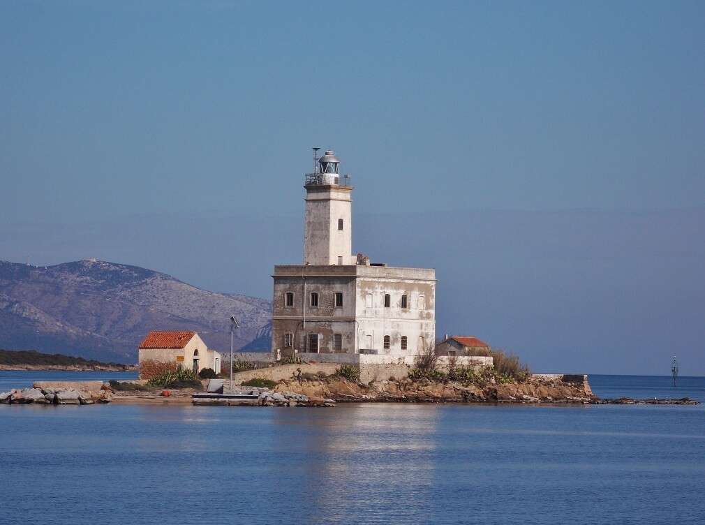 Faro di Olbia na Sardinii online puzzle