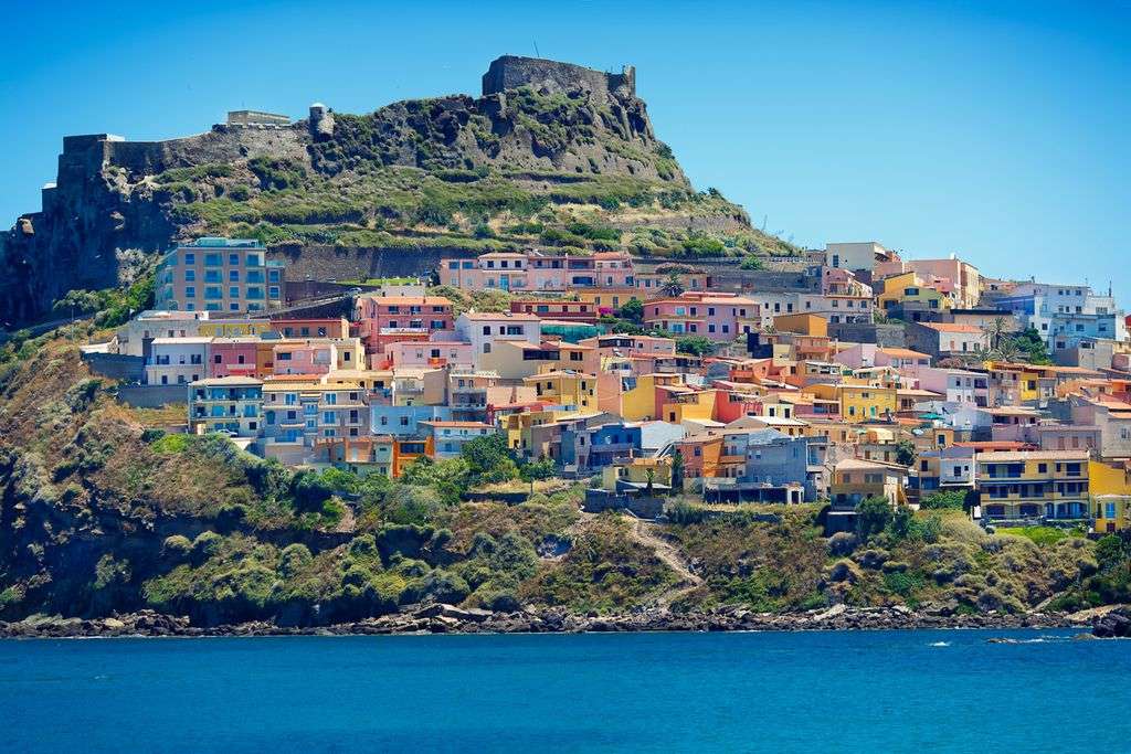 Castelsardo auf Sardinien Puzzlespiel online