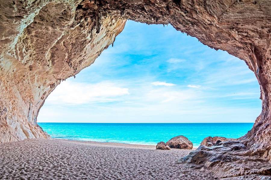 Jeskyně Cala Luna na Sardinii online puzzle