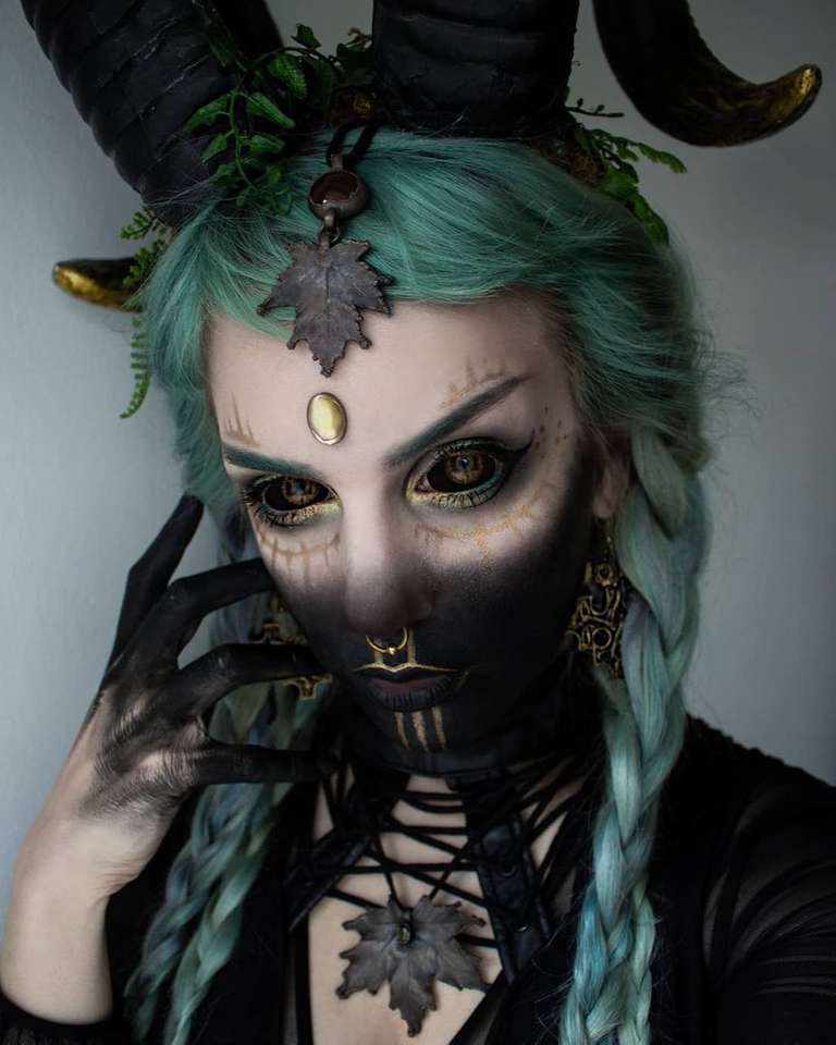 žena - ďábel skládačky online