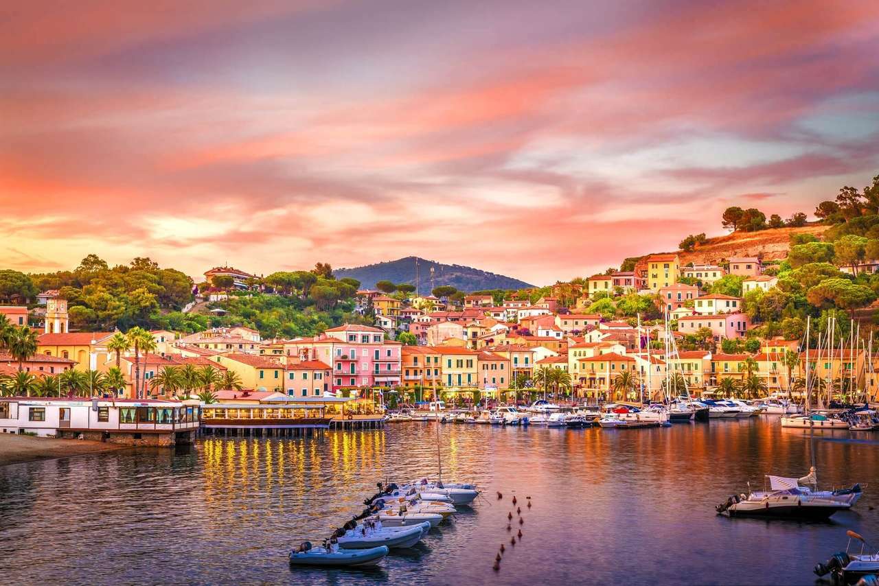 Porto Azzurro az Elba-szigeten, Olaszország online puzzle
