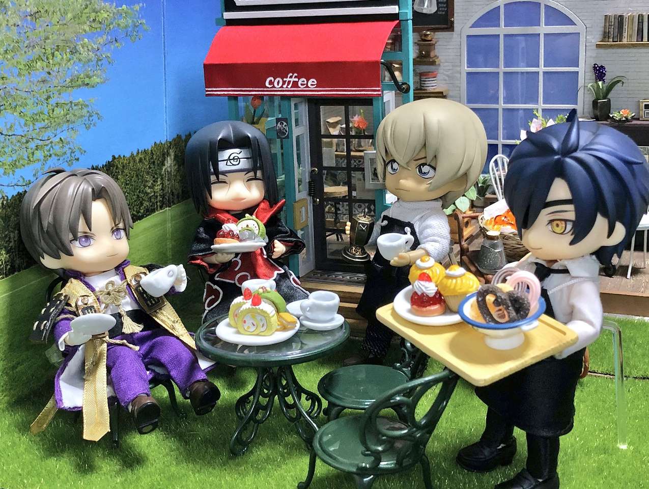 Itachi och hans vänner på ett kafé pussel på nätet