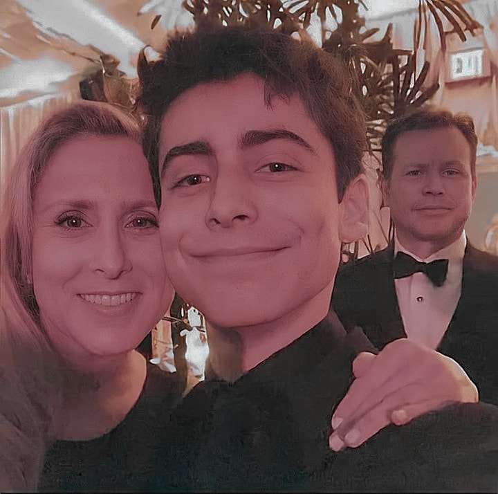Aidan och hans föräldrar Pussel online