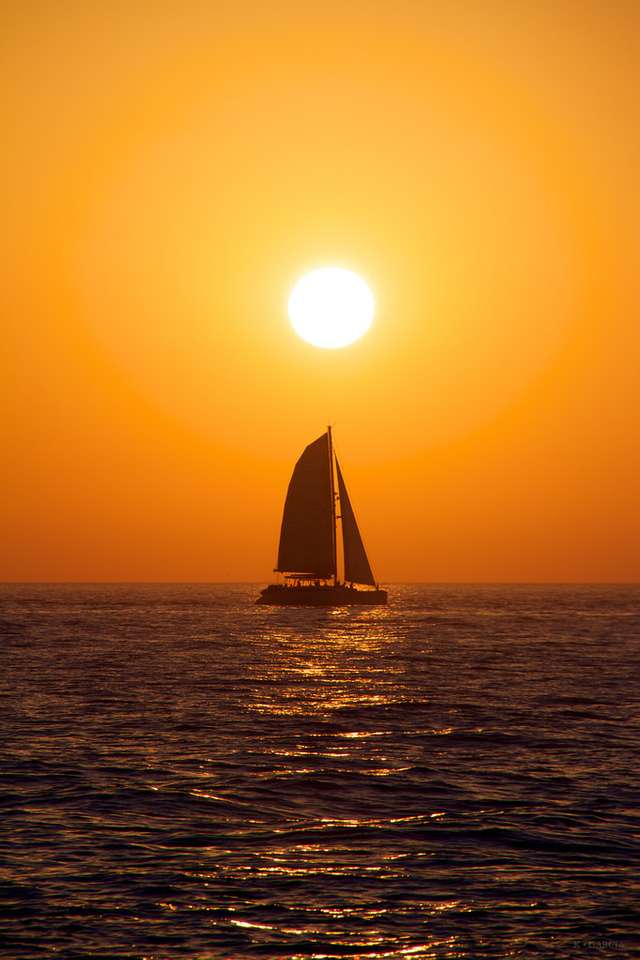 Sunset Sailing puzzle online
