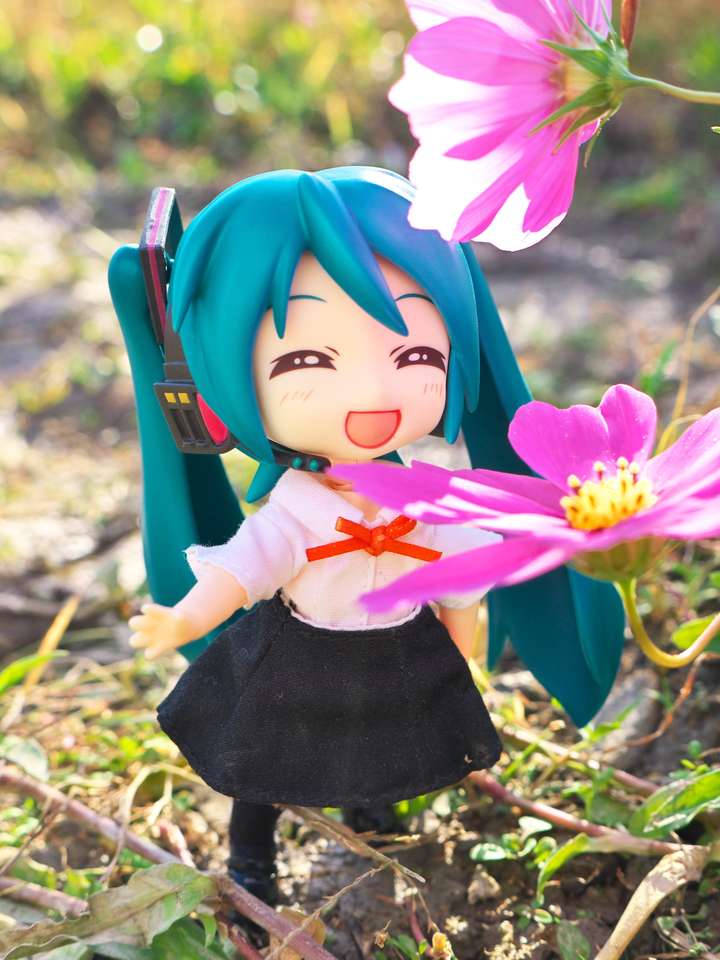 Miku au milieu des fleurs puzzle en ligne