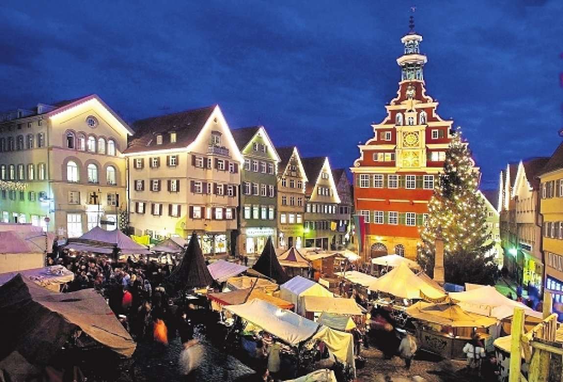 Χριστουγεννιάτικη αγορά στο Έσλινγκεν παζλ online