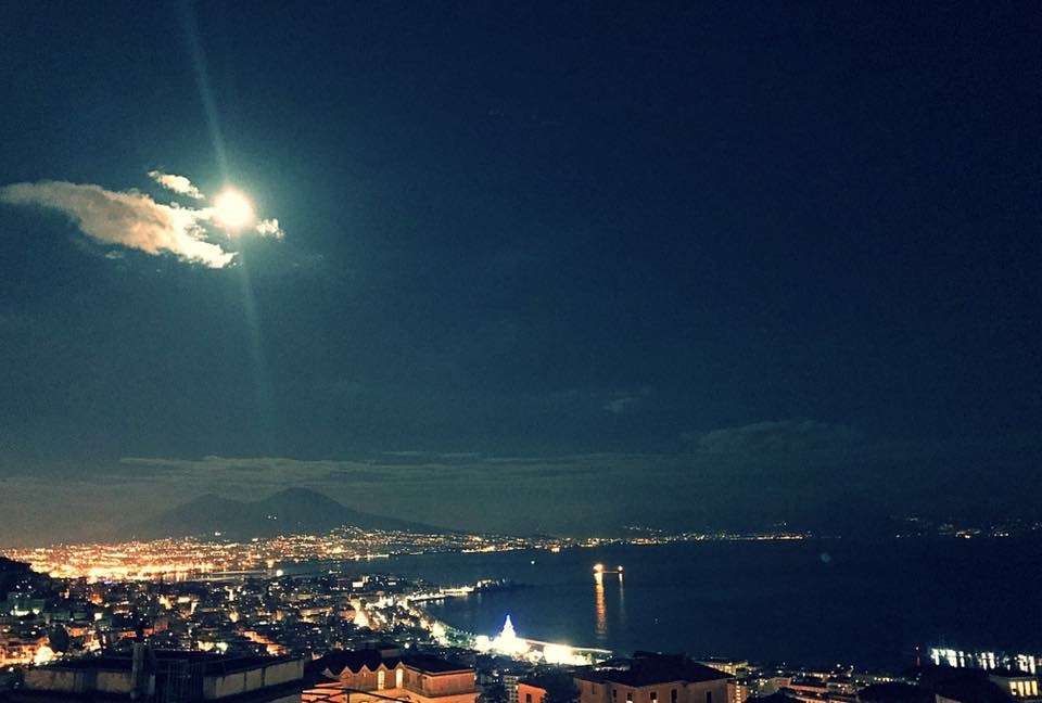 Neapel bei Nacht Online-Puzzle