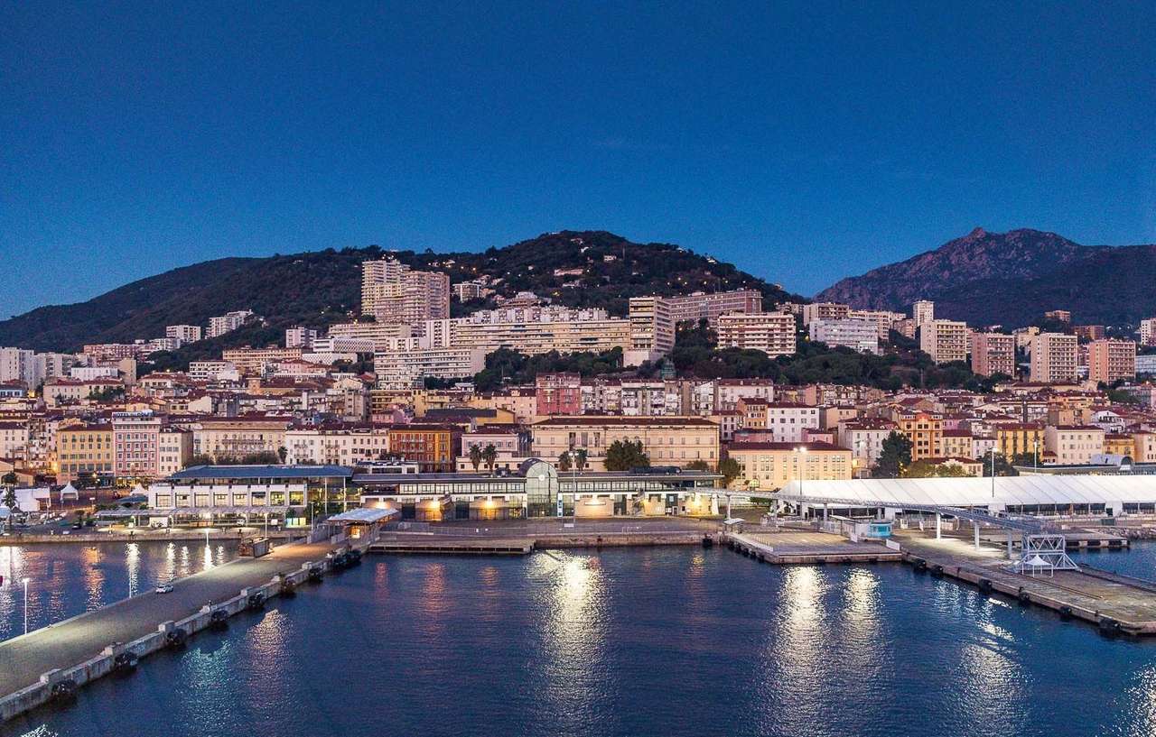 Ajaccio Hafenstadt auf Korsika Online-Puzzle