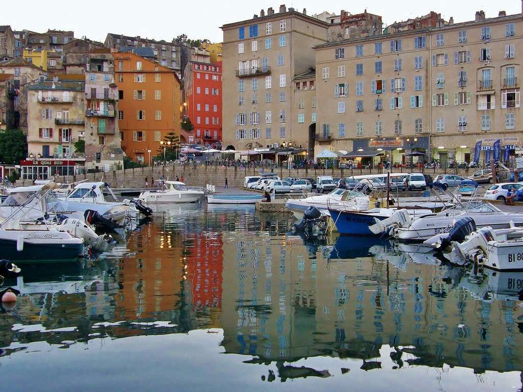 Bastia hamnstad på Korsika Pussel online