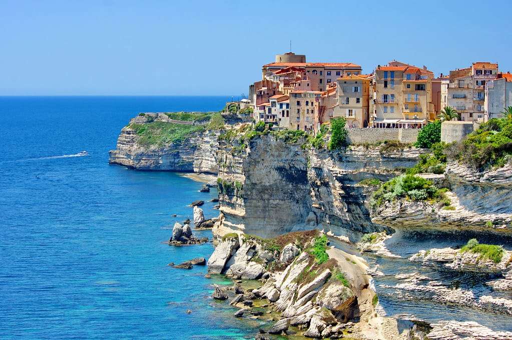 Bonifacio kikötőváros Korzikán online puzzle