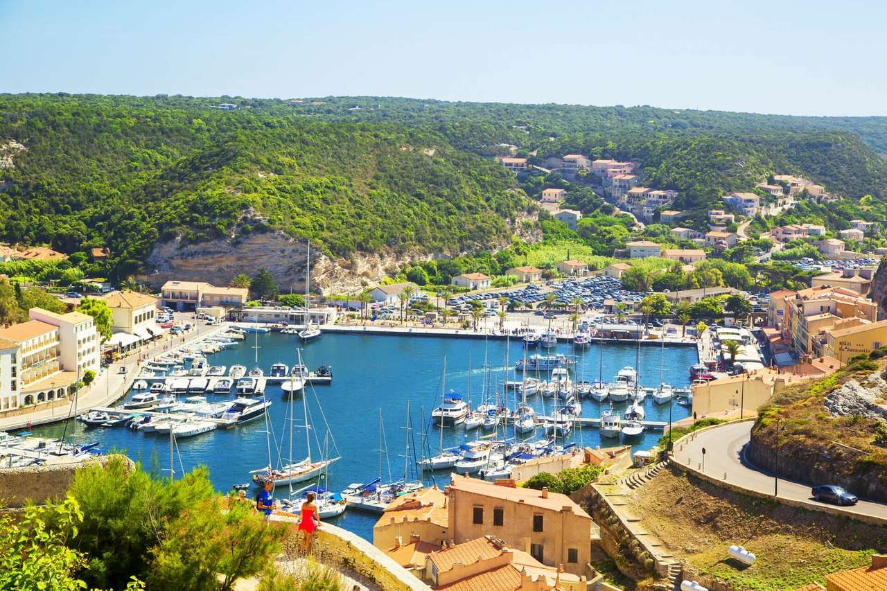 Orașul portului Bonifacio din Corsica jigsaw puzzle online